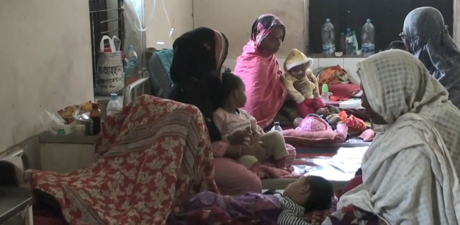 সাতক্ষীরায় ঘন কুয়াশা ও হিমেল হাওয়ায় জন জীবন বিপর্যস্ত